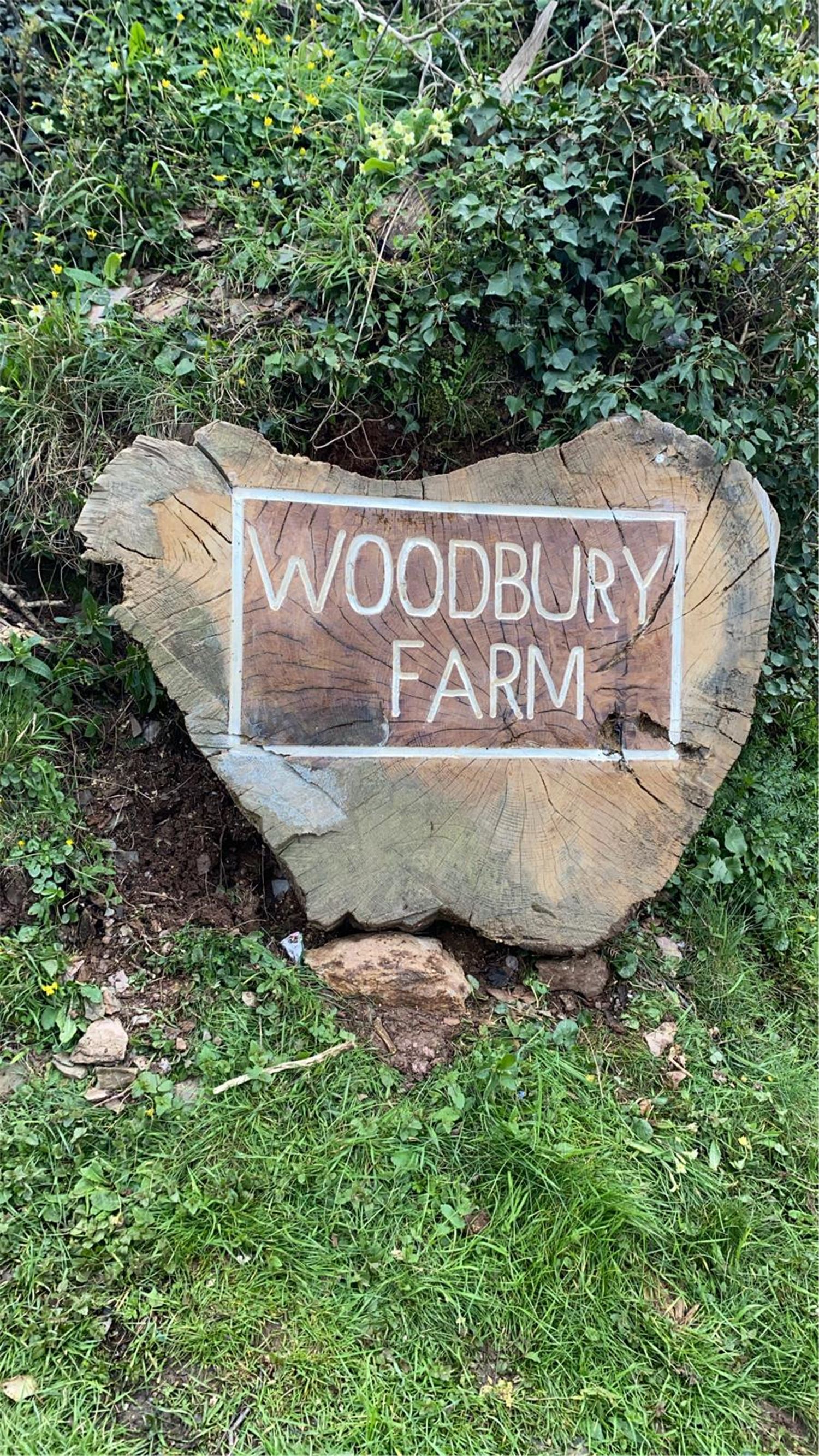 Woodbury Farm Cottages entrance sign