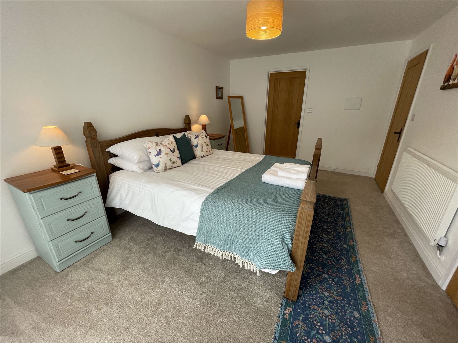 Family bathroom at Woodbury farm cottages